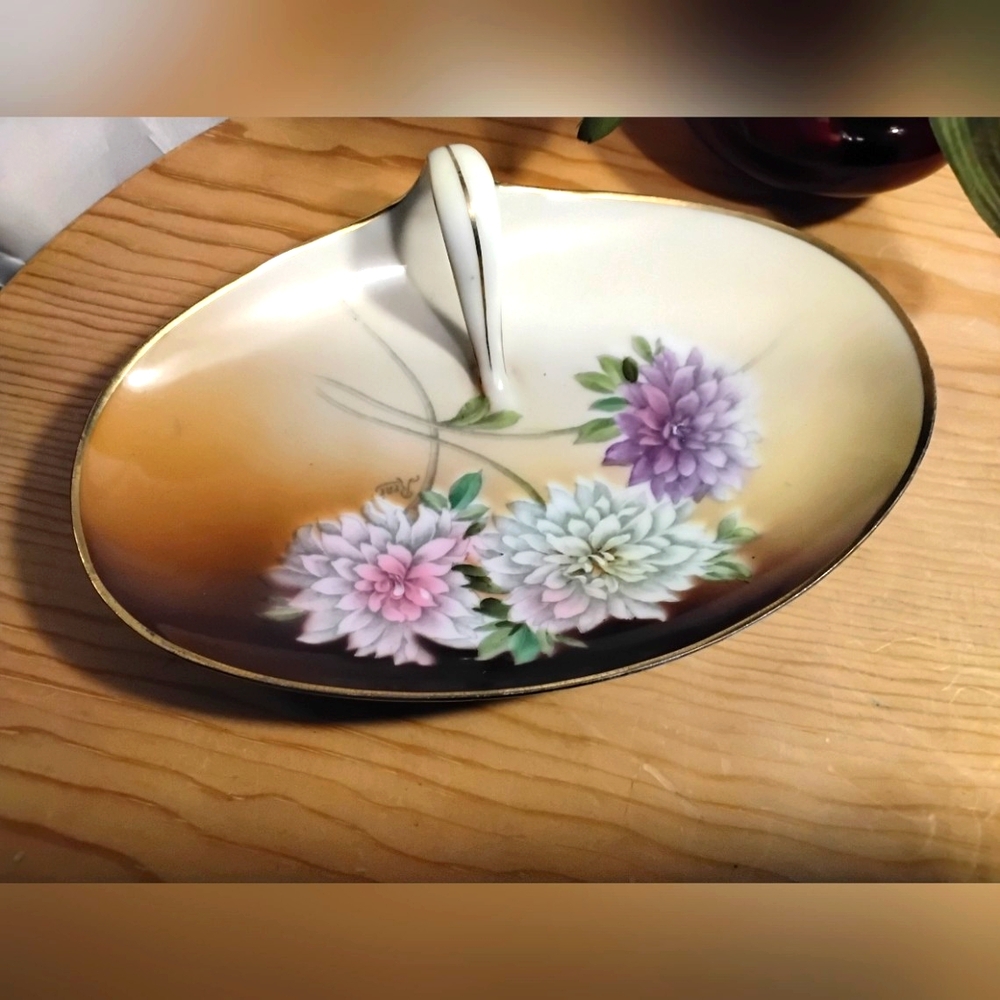 BAVARIA OVAL CANDY DISH HAND PAINTED FLOWERS GOLD TRIM ONE HANDLE NAPPY VINTAGE